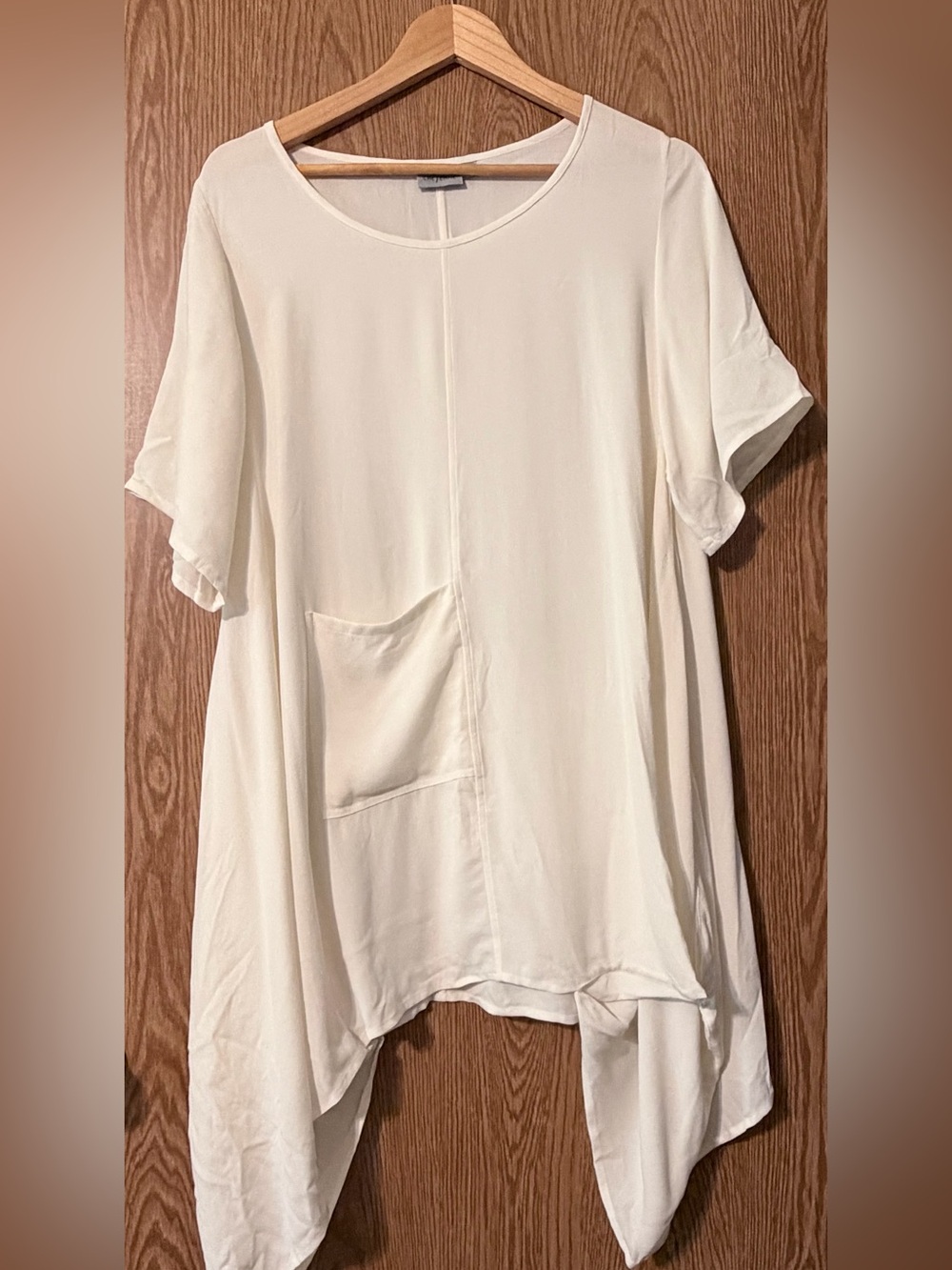 Everyday Cream Short-Sleeve Pocket Tunic